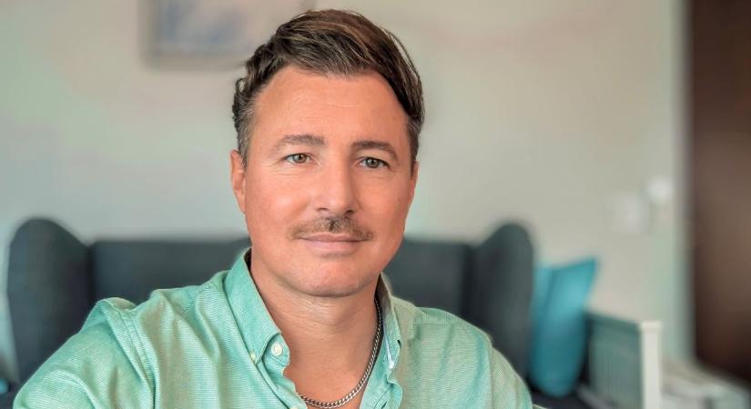 Micsoda elismerés: több száz szerző között lett első az alsóörsi író