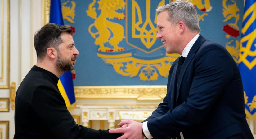 Mit tudhat a fiatal „drónos fickó”, akit Trump az ukrajnai béketárgyalások közepébe tolt?