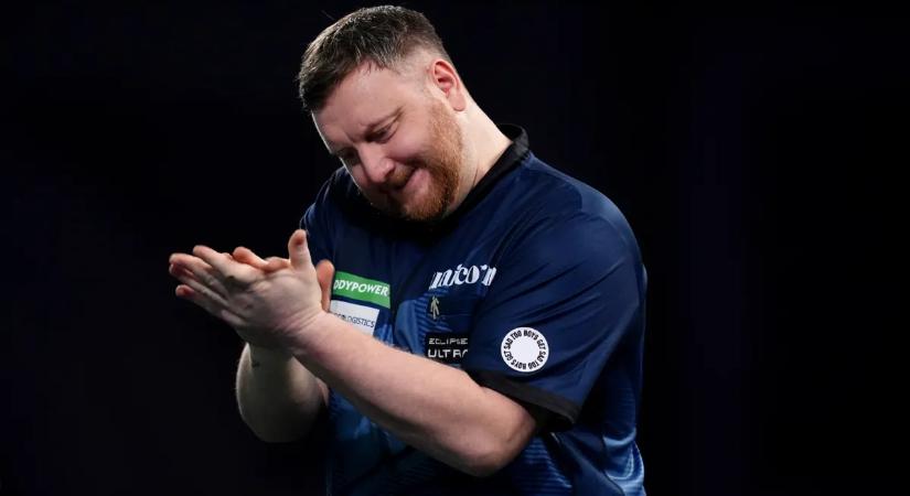 Darts-vb: nem jött a meccsnyíl, szétverte az italospultját a skót