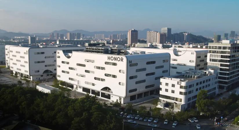 Olcsótelefonos márkának született, mára az egyik legnagyobb kínai gyártó. Megnéztük, hogyan csinálja