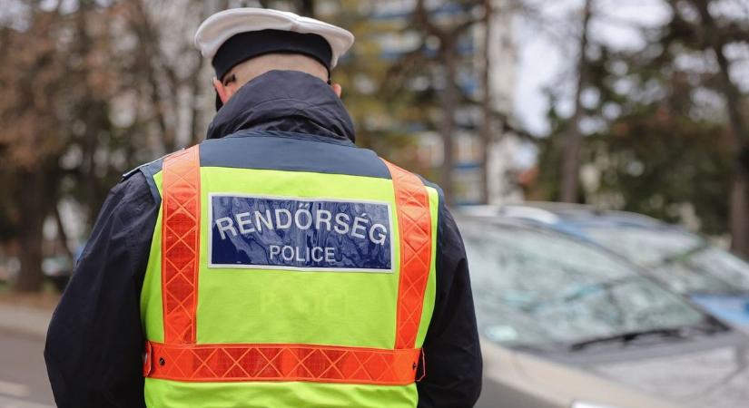 Jászapátin rótta az utakat, mikor megállítottak a rendőrök – nem volt benne köszönet