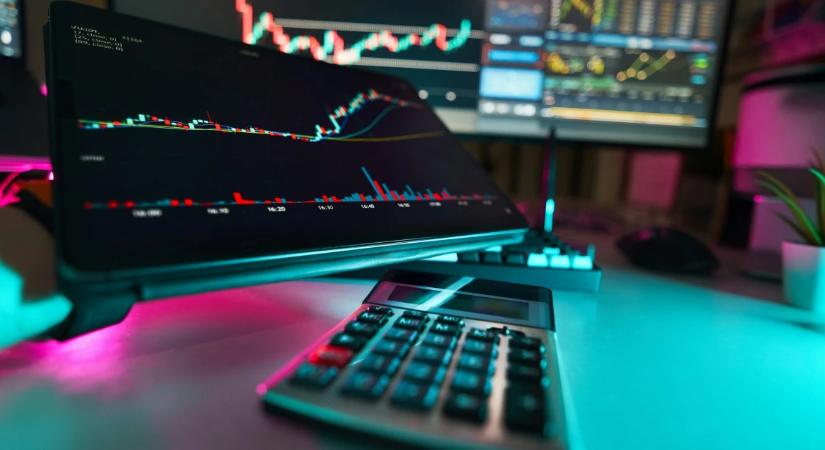 Repülőrajtot vehet a magyar gazdaság, de a forint gyengülése várható 2026-ban