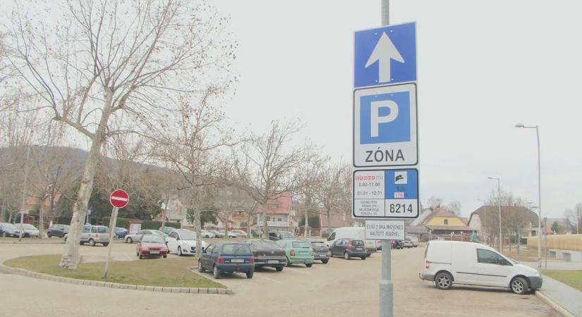 Januártól drágul a parkolás Balatonfüreden – Mutatjuk az árakat