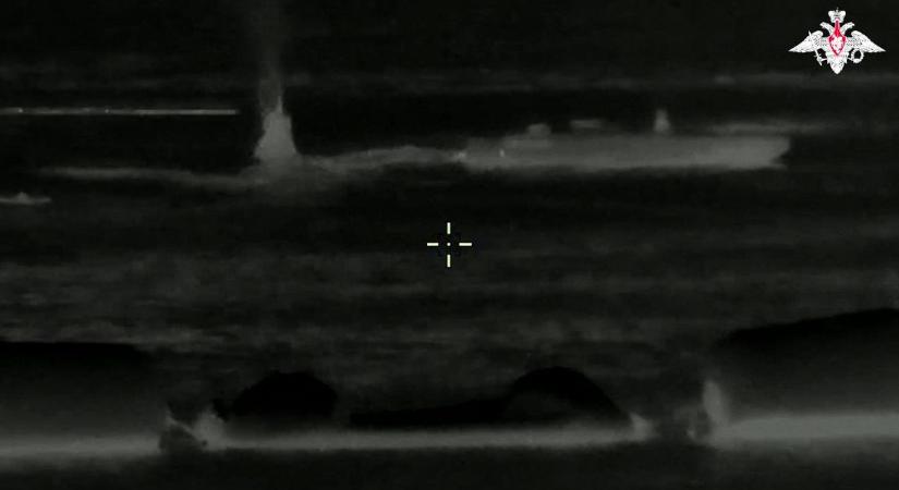 Ettől felmegy Putyin pulzusa: óriási robbanás rázta meg az orosz flottát (VIDEÓ)