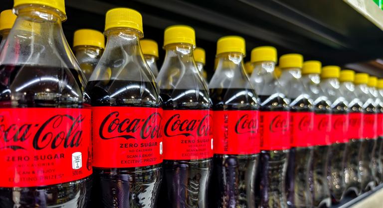 Ezért van sárga kupak a Coca-Cola bizonyos palackjain