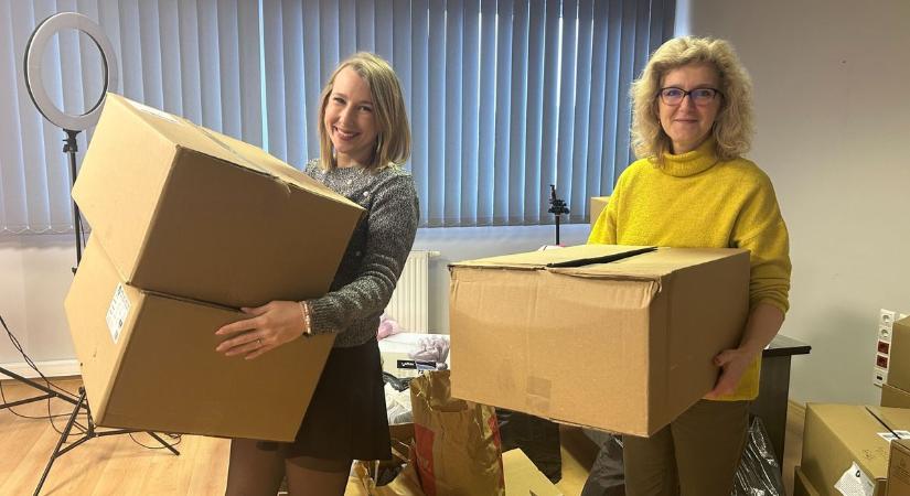 Két autónyi adomány, egy jó ügy: a Pálosban jártak a Vas Népe angyalkái