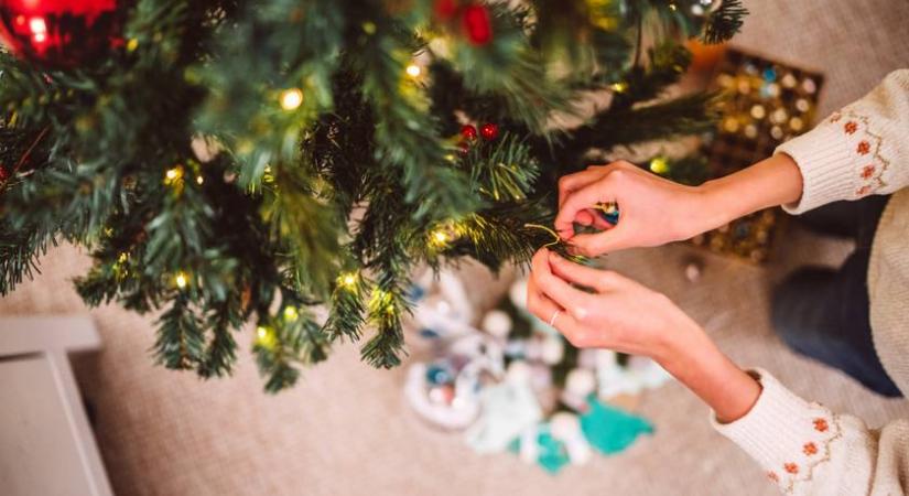 Ijesztő meglepetést hozhat a karácsonyfán: ez az új díszítési trend