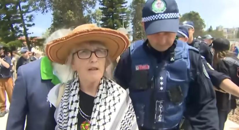 Palesztinpárti provokátor az ausztráliai terrortámadásra emlékezők között