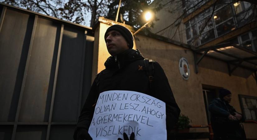 Sólyom László még az emberi bánásmódot emlegette a Szőlő utcai látogatásakor