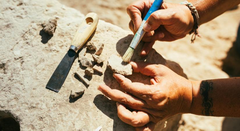 Szenzációs felfedezés: honfoglaló elit harcosok sírjára bukkantak egy alföldi településen  Fotók