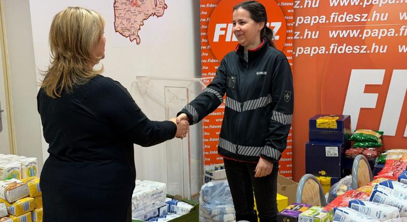 A fiatal gazdákkal közel egymillió forintnyi adományt gyűjtött a Fidesz pápai szervezete