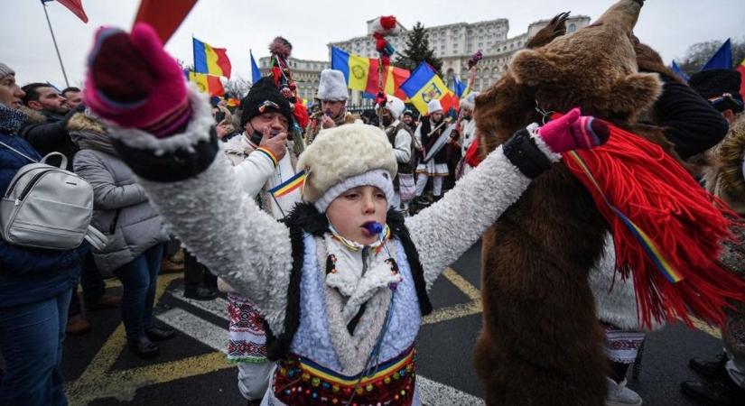 Most rossz románnak lenni, karácsony előtt lőnek vissza a szétköltött évek és 2026 sem lesz jobb