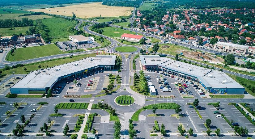 Gigantikus bizniszt kötöttek: új tulajdonoshoz kerültek a magyar bevásárlóparkok