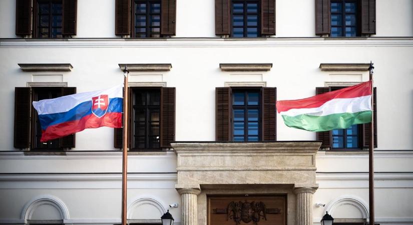 Először szólalt meg a kormány a szlovákok döntéséről: itt a válasz a Benes-dekrétumok botrányára – "Kicsit visszatetsző és hiteltelen is"