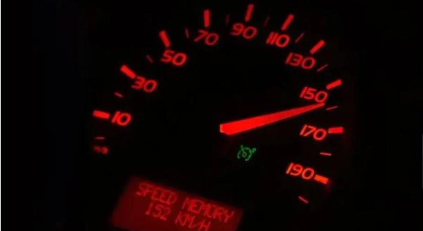 Azt hittük, erre még egy BMW-s sem képes, mégis megtette – videón a hihetetlen manőver