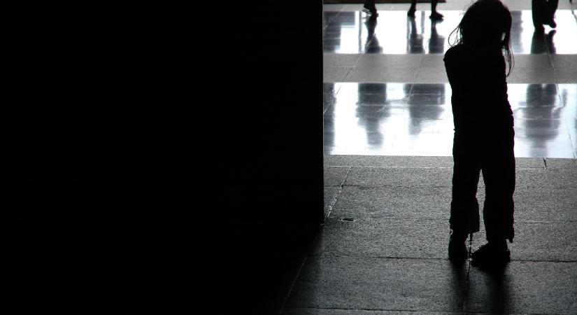Döbbenetes gyermekbántalmazásokról szóló ombudsmani jelentés került napvilágra