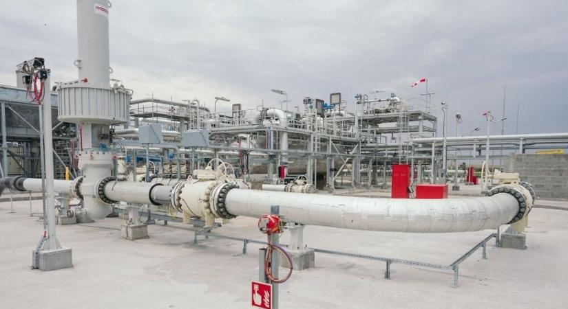 Ausztria még mélyebbre szalad a magyarokat is bekebelező botrányba, újabb ország gázmezőire teszi rá a kezét – látványos videón a kezdet