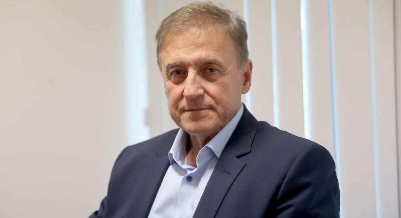 Etikai kódexet javasol a választási kampányra Cziráki Attila professzor