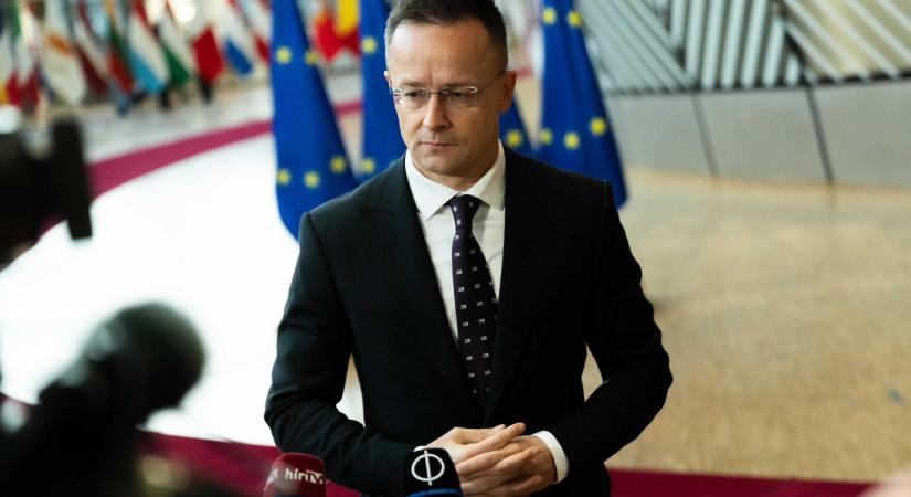 Szijjártó: A kormány minden eszközzel megvédi a szlovákiai magyarokat az új törvény kapcsán