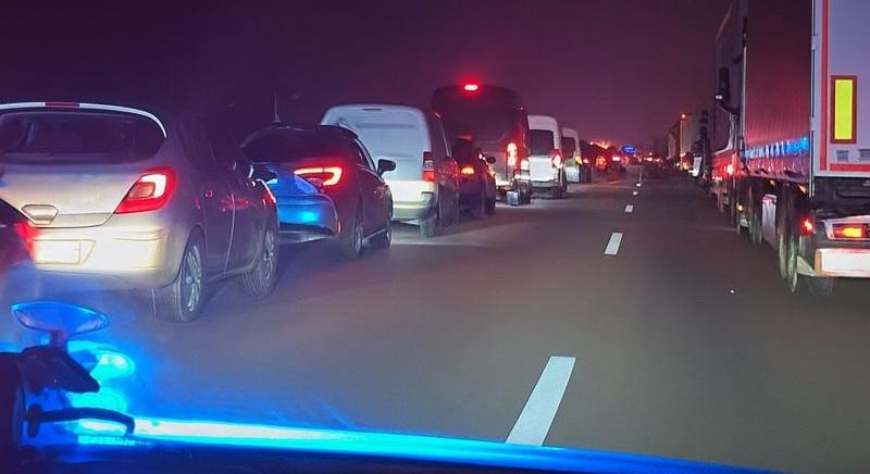 Végre egy helyzet, amikor minden autós és kamionos helyesen cselekedett, meg is köszönte a rendőrség