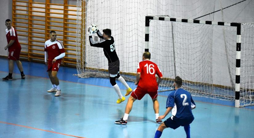 Sípmesterek a pályán