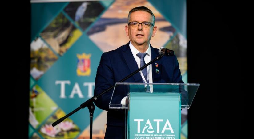 Bepöccent a fideszes polgármester, letiltották a kommentelést Tata Facebook-oldalán