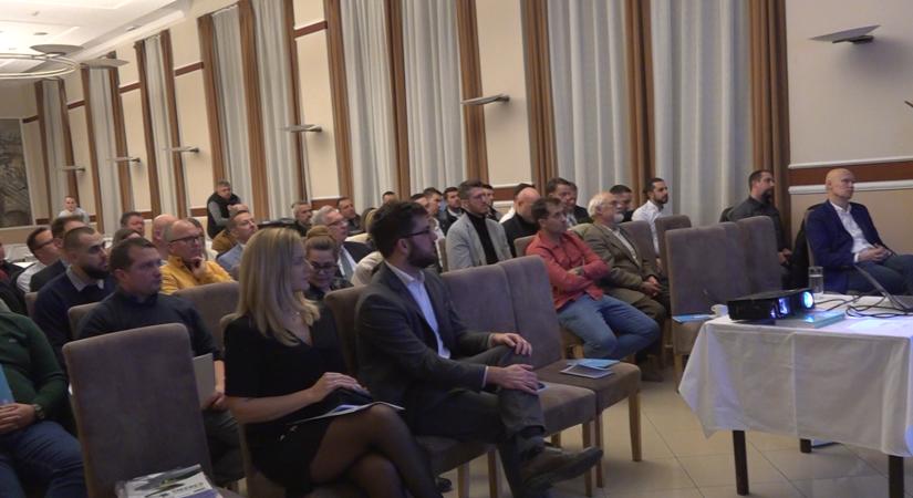 Évzáró találkozón erősítették együttműködésüket a vajdasági magyar vállalkozók és borászok