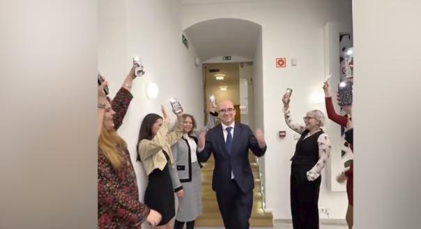 Emiatt kellett törölni egy államtitkáros bejegyzést – Veszélyes pálya lehet a közösségi média egy politikusnak