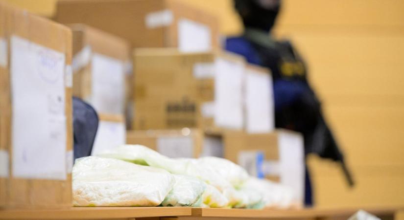 Egy tonnányi kristályt adtak el a szolnoki dílerek