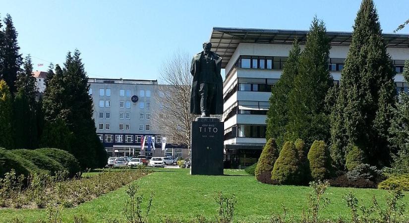 Rendbe hozták Tito lefejezett szobrát