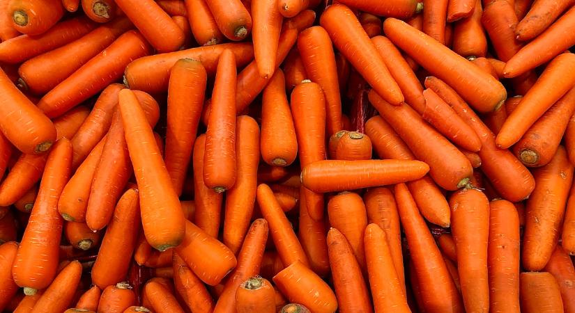 Váratlan fordulat: ennyiért árulják most a lengyelek a sárgarépát