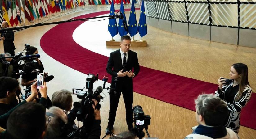 Szijjártó Péter felkereste a szlovák külügyminisztert: Magyarország továbbra sem fogja hagyni, hogy bármely magyar embereknek bántódása essen