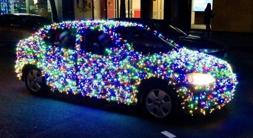 Veszélyesen világító autók