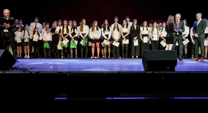 Gálával ünnepelt a KASI nagy családja