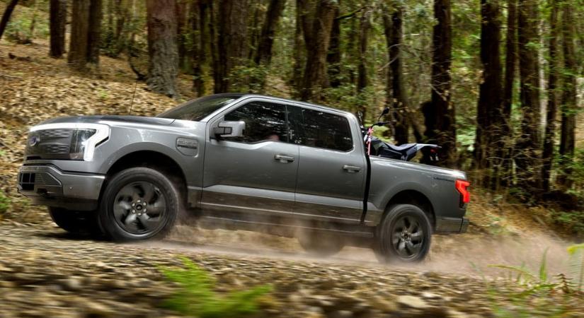 A Ford benzinmotort szerel a legnagyobb villanyautójába