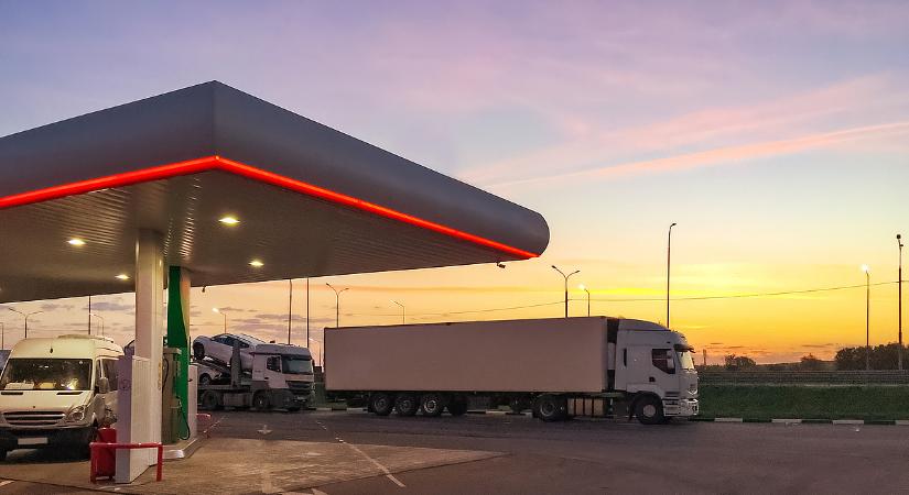 Bepöccentek a kisebb benzinkutak, az Alkotmánybírósághoz fordulnak