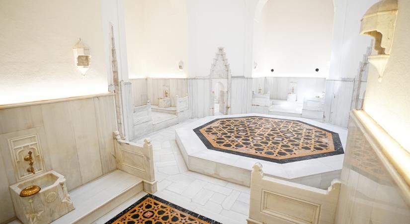 Titokzatos rituálé a gőz mögött, ez történik valójában egy török fürdőben