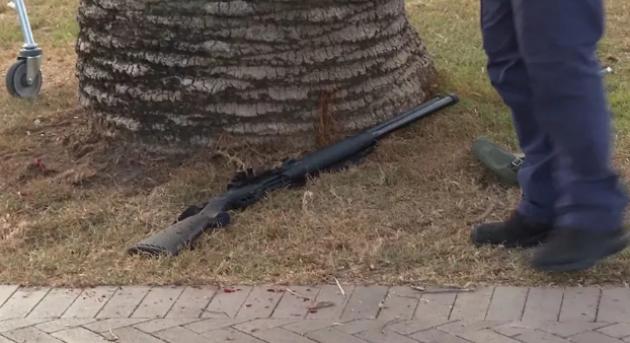 Terrortámadás Sydney-ben: a sajtó nyilvánosságra hozta a támadót lefegyverző férfi nevét