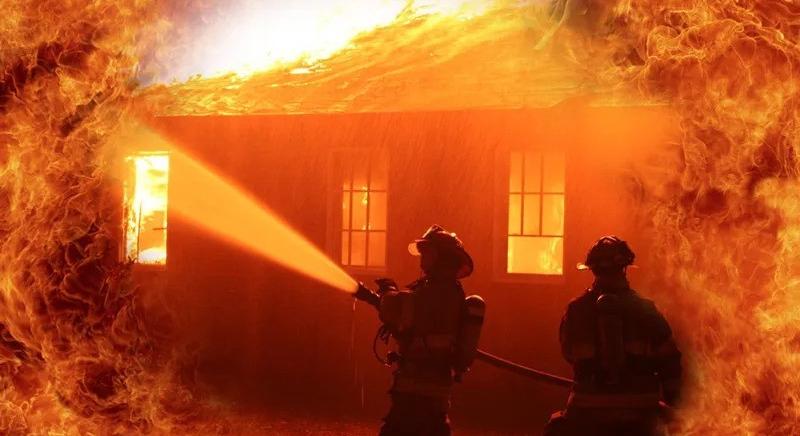 Szakadék szélén az altcoinok: intő jelet küld a piacnak az Ethereum és az XRP