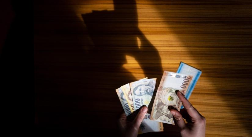 757 milliót spórolt meg egy cég azzal, hogy minimálbérre jelentette csak be a dolgozóit – lebuktak