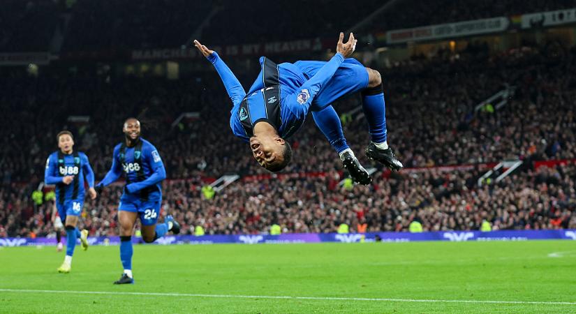 A szezon meccse Manchesterben: két szabadrúgásgól, dráma és nyolcgólos thriller