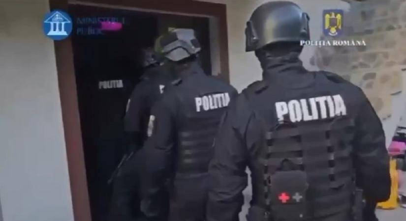 Igazságügyi források: Lecsaptak volt közlekedési miniszterre – Vesztegetési ügyben vizsgálják