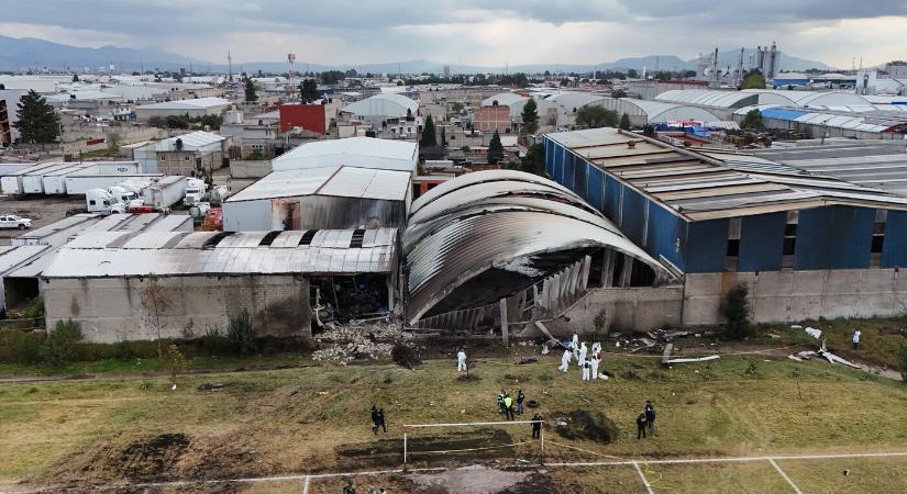 Óriási légibaleset: lezuhant egy repülőgép, legalább heten meghaltak (FOTÓK)