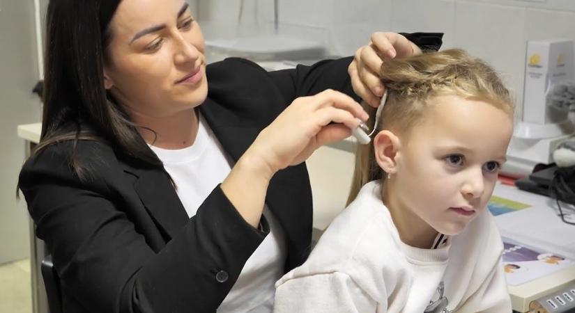 Forradalmi hallásrehabilitációs műtét a pécsi klinikán