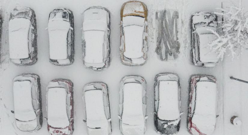 Ez a reggeli szokás tönkreteszi a motort, sokan mégis csinálják – így kíméld az autód a mínuszokban, tippek a szerelőtől