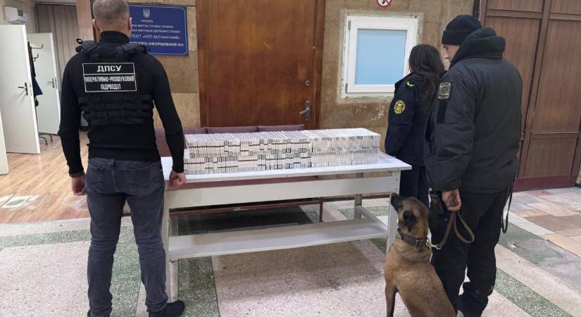 Csempészcigarettát találtak a Záhony felé tartó vonaton