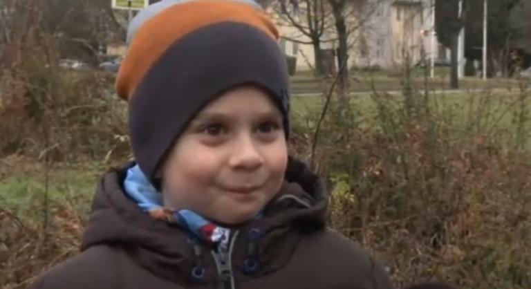 „Na, szia, mentő!” – nyilatkozott a hős kisfiú, aki megmentette édesanyja életét