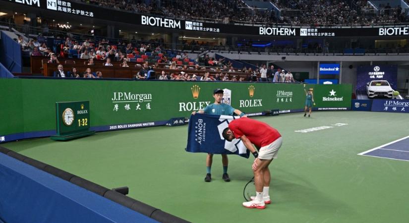 Djokovic hányt, volt, aki összeesett – így írja át az extrém hőség a tenisztornákat