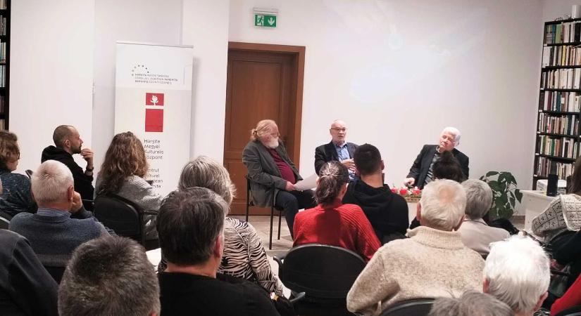 Botár László életéről és munkásságáról szóló kötetet mutattak be Csíkszeredában