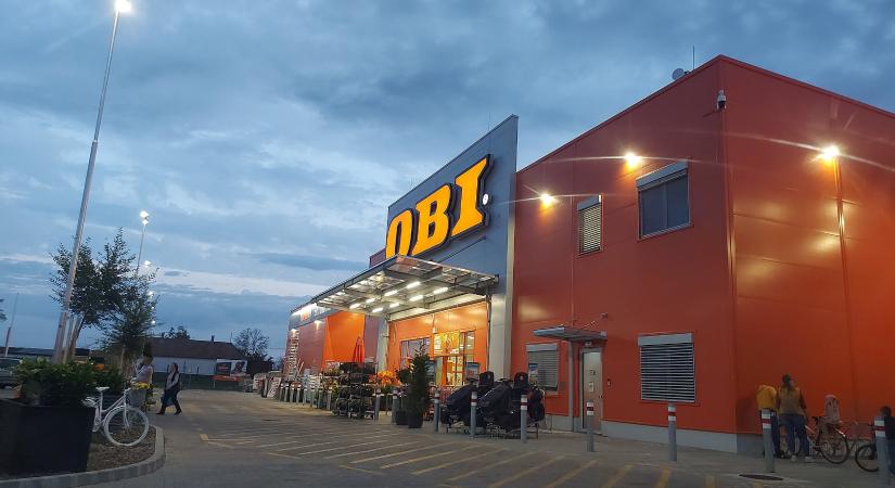 Sokkoló lépés a népszerű áruházláncnál: karácsony előtt közölték több mint 100 dolgozóval, hogy elküldik őket